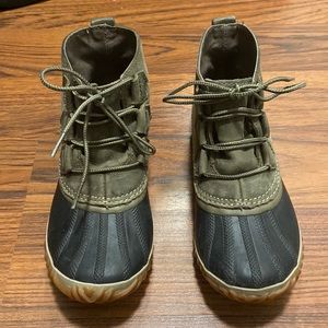 GUC Sorel Out N’ About - waterproof boot - size 6.5